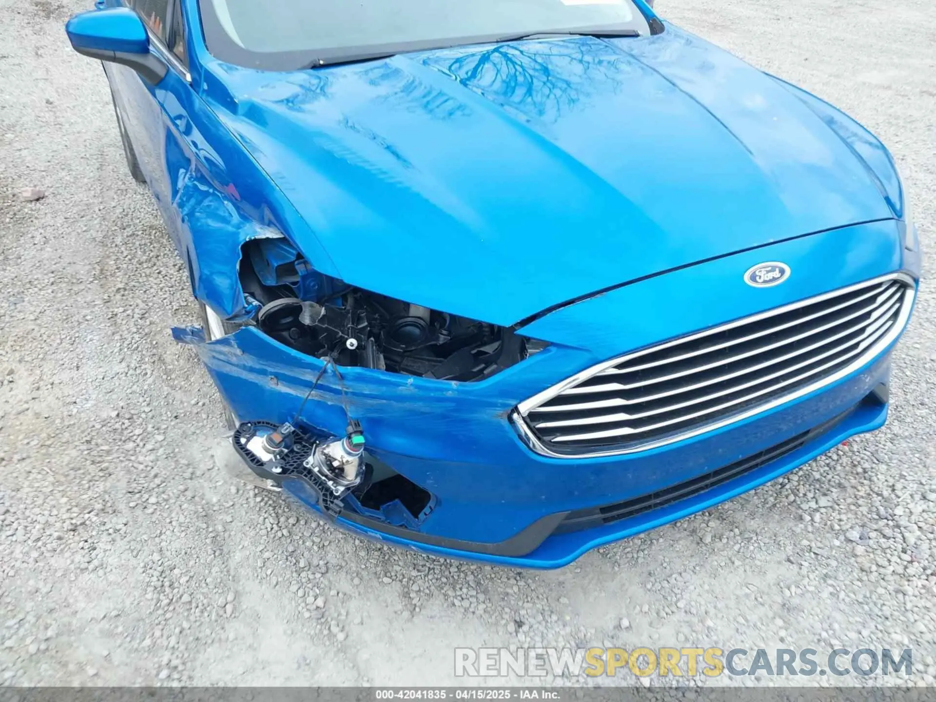 18 Photograph of a damaged car 3FA6P0HD1LR113740 FORD FUSION 2020