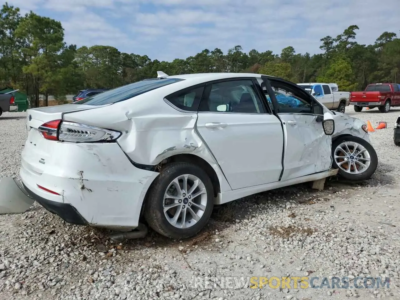 3 Photograph of a damaged car 3FA6P0HD1LR126407 FORD FUSION 2020