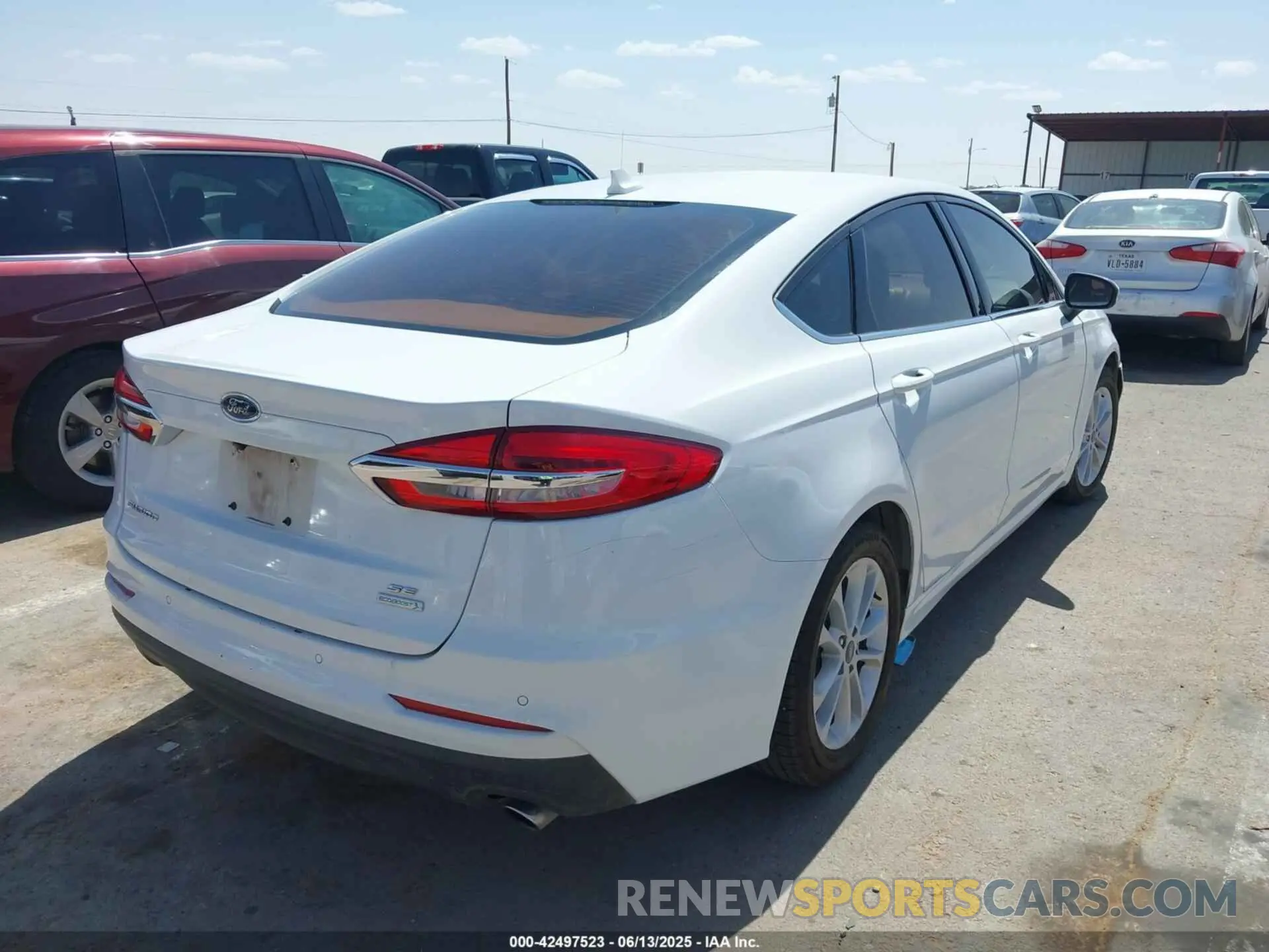 4 Photograph of a damaged car 3FA6P0HD1LR168835 FORD FUSION 2020