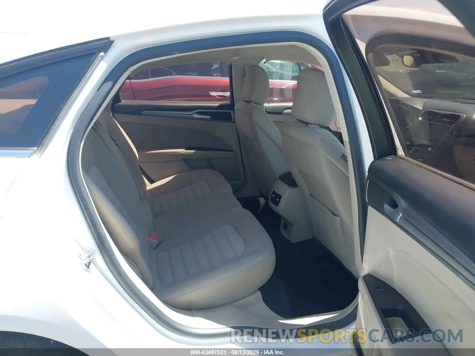 8 Photograph of a damaged car 3FA6P0HD1LR168835 FORD FUSION 2020
