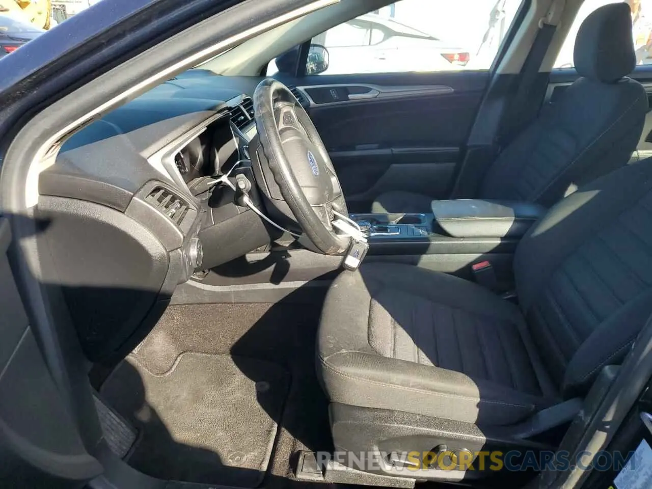 7 Photograph of a damaged car 3FA6P0HD1LR224384 FORD FUSION 2020