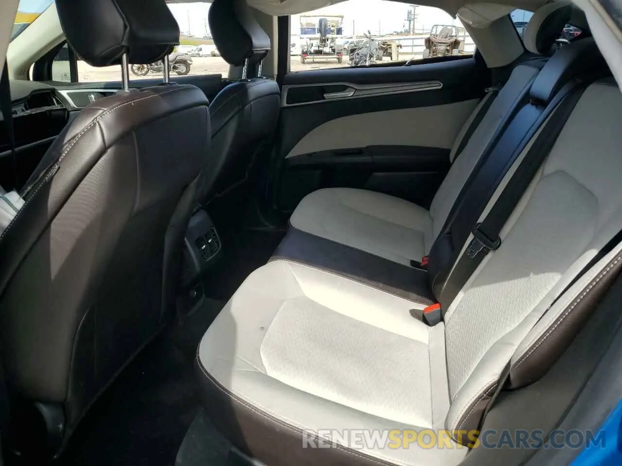 10 Photograph of a damaged car 3FA6P0HD1LR229004 FORD FUSION 2020