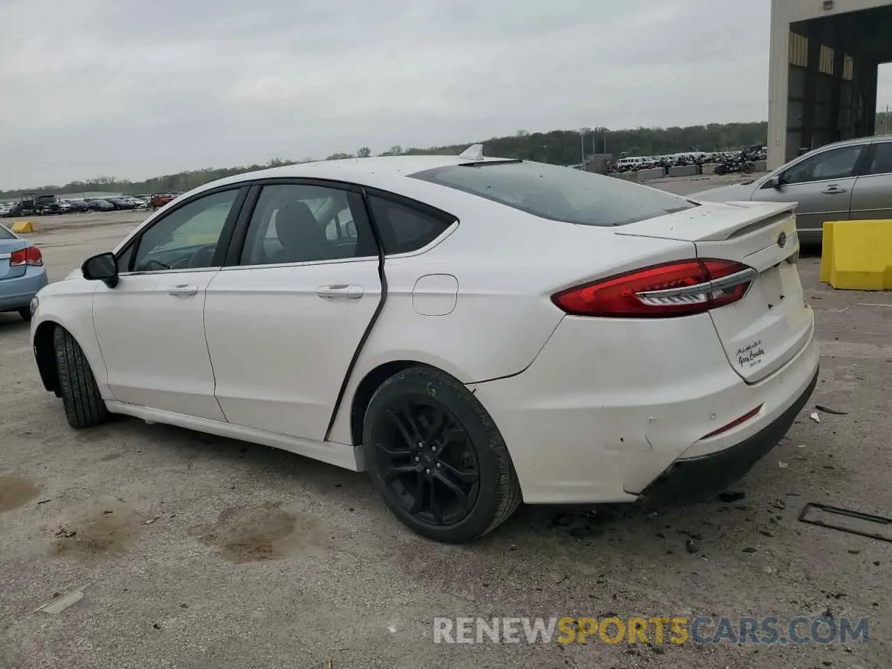 2 Photograph of a damaged car 3FA6P0HD1LR249902 FORD FUSION 2020