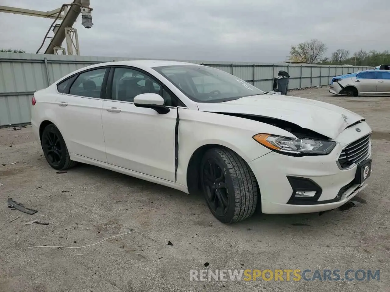 4 Photograph of a damaged car 3FA6P0HD1LR249902 FORD FUSION 2020