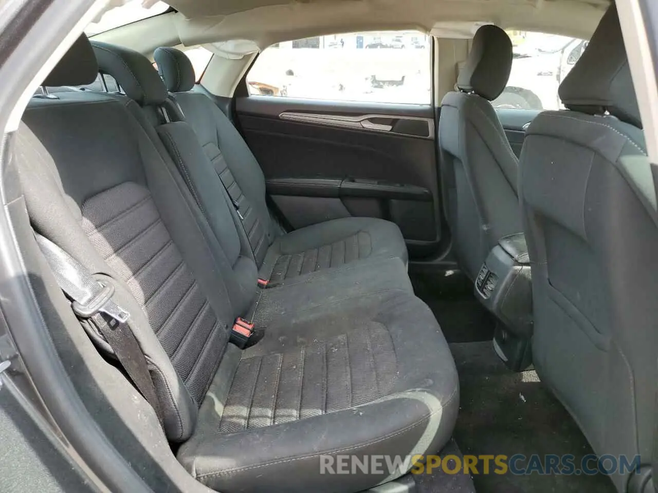 10 Photograph of a damaged car 3FA6P0HD1LR255120 FORD FUSION 2020