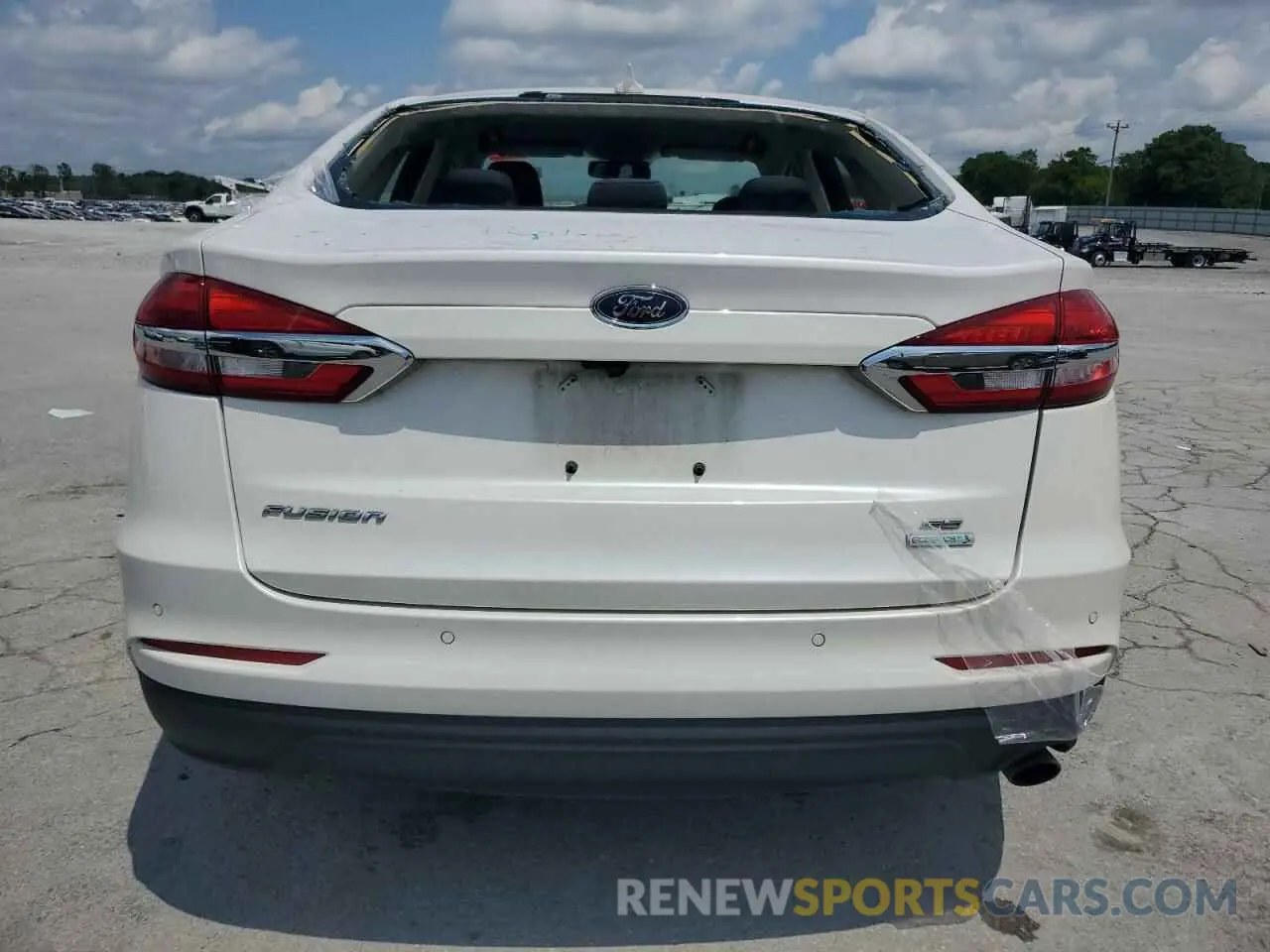 6 Photograph of a damaged car 3FA6P0HD1LR255635 FORD FUSION 2020