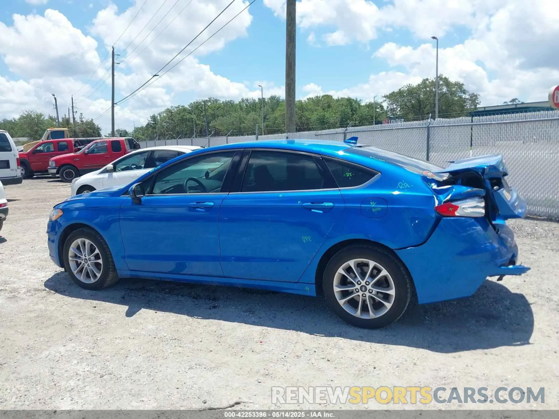 14 Photograph of a damaged car 3FA6P0HD2LR110491 FORD FUSION 2020