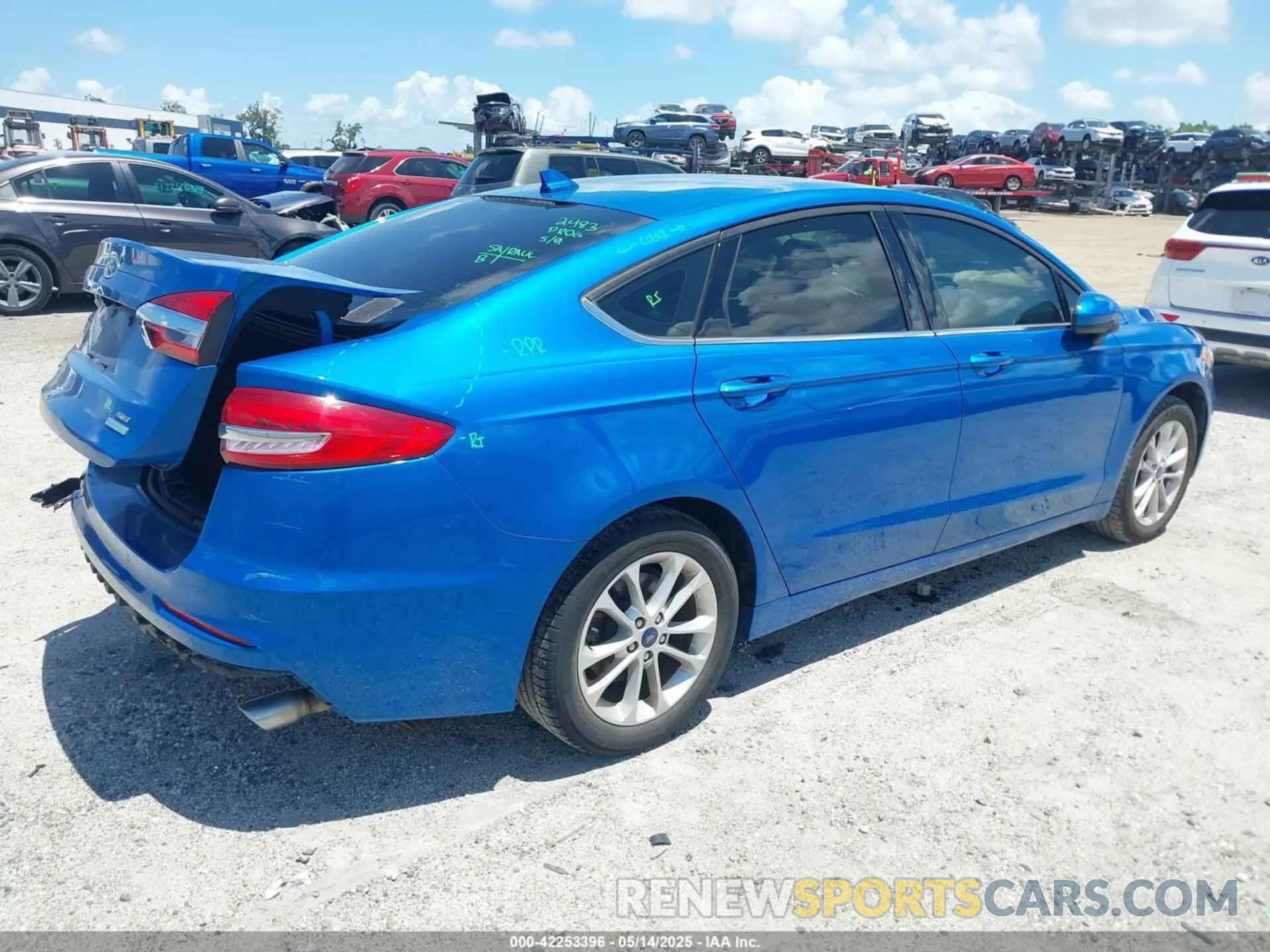 4 Photograph of a damaged car 3FA6P0HD2LR110491 FORD FUSION 2020