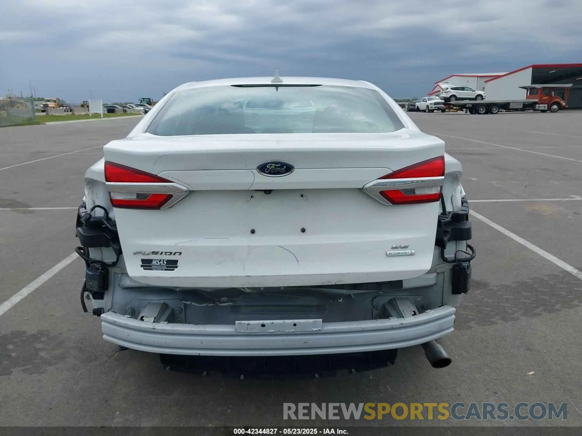 17 Photograph of a damaged car 3FA6P0HD2LR136072 FORD FUSION 2020