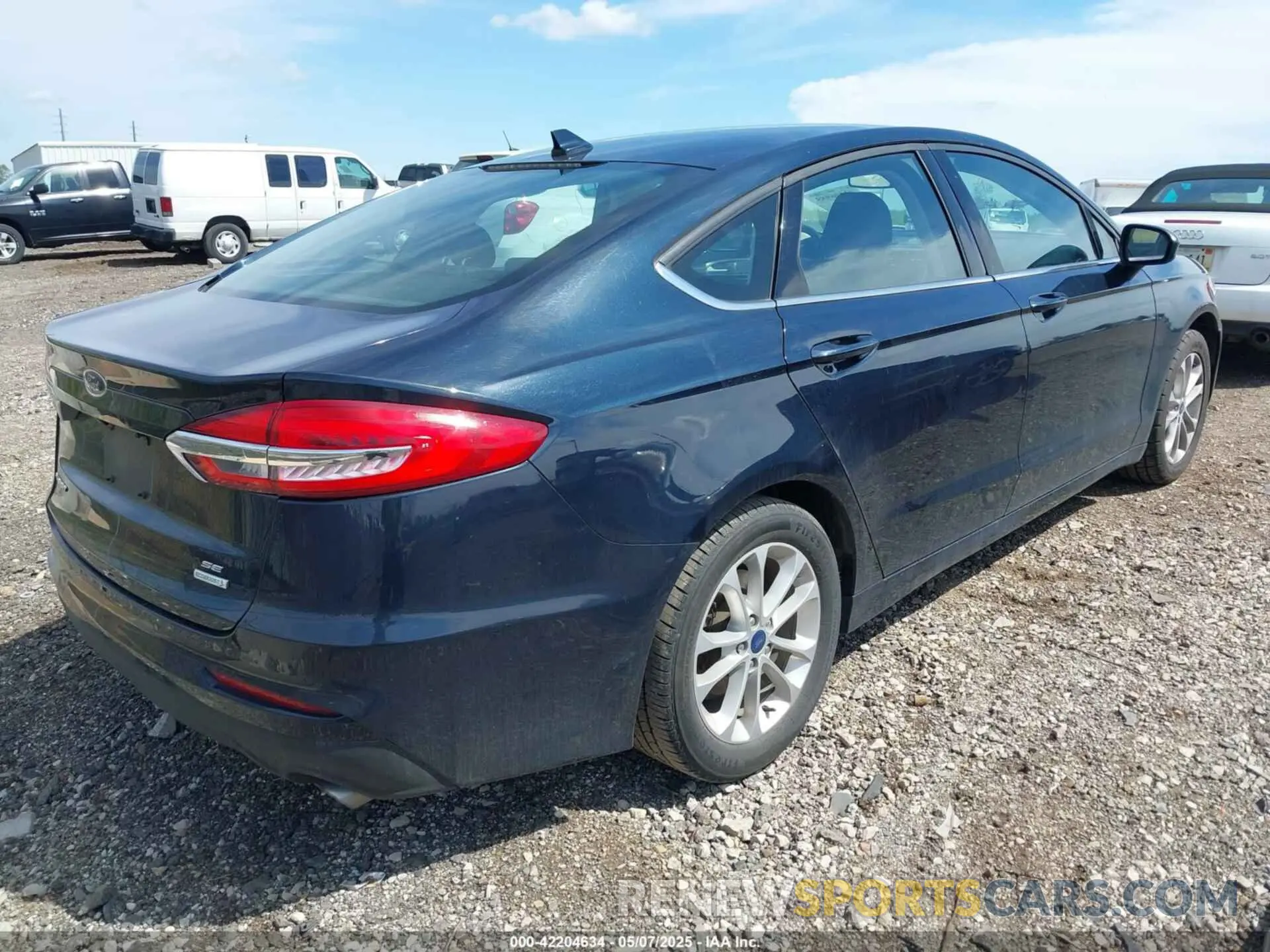 4 Photograph of a damaged car 3FA6P0HD2LR146620 FORD FUSION 2020