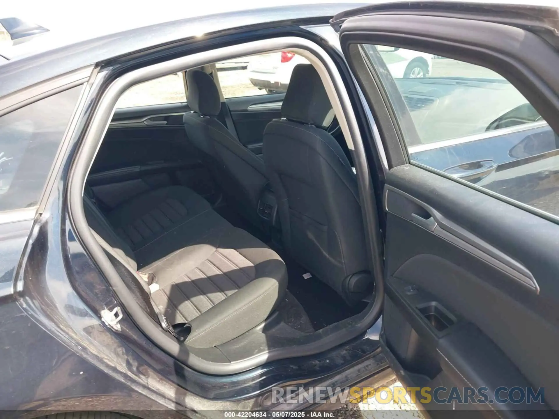 8 Photograph of a damaged car 3FA6P0HD2LR146620 FORD FUSION 2020