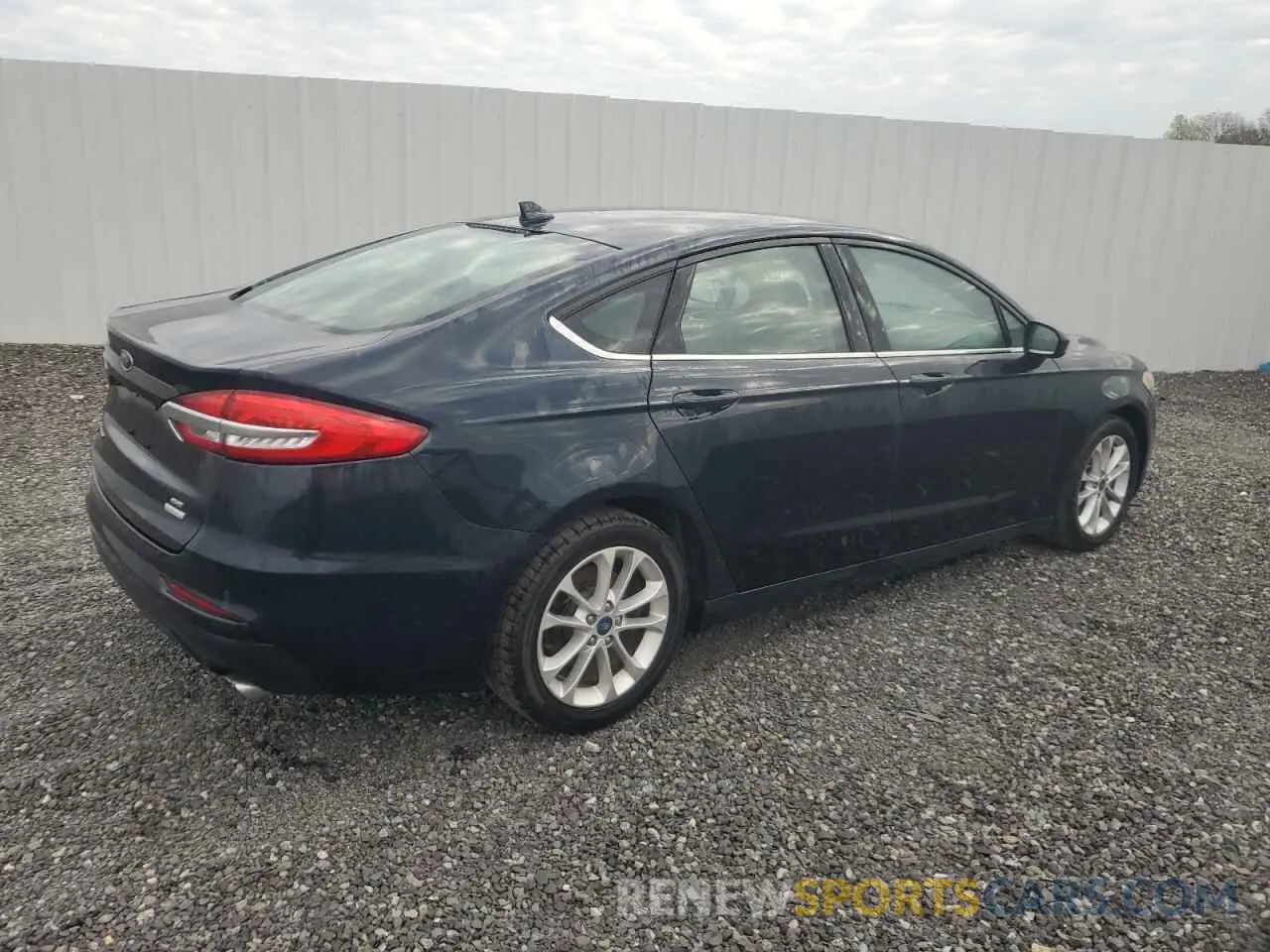 3 Photograph of a damaged car 3FA6P0HD2LR165149 FORD FUSION 2020