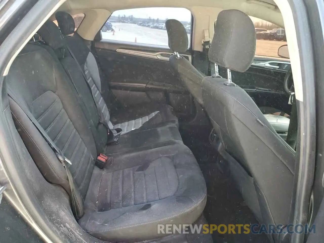 10 Photograph of a damaged car 3FA6P0HD2LR168245 FORD FUSION 2020
