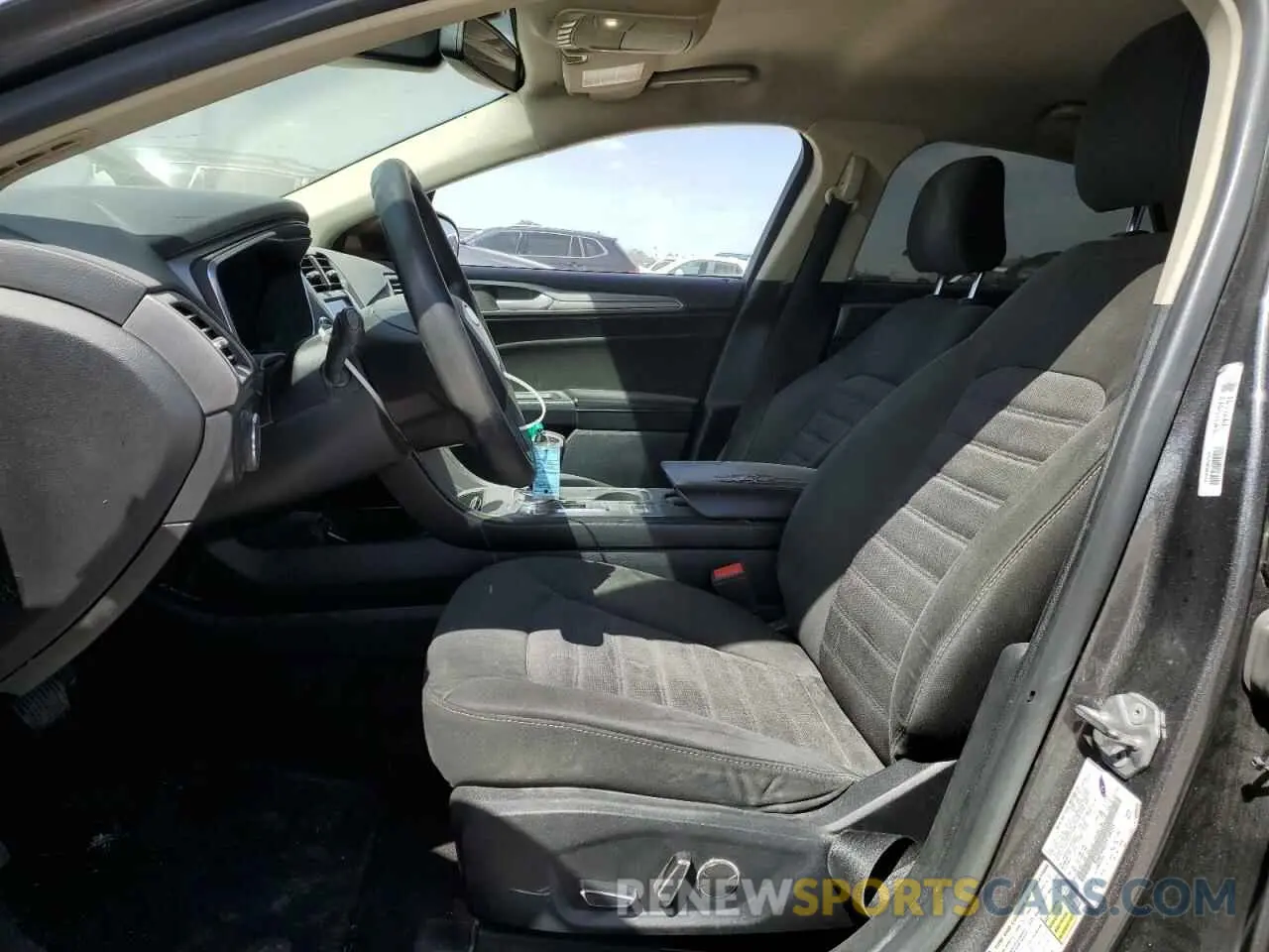 7 Photograph of a damaged car 3FA6P0HD2LR168245 FORD FUSION 2020