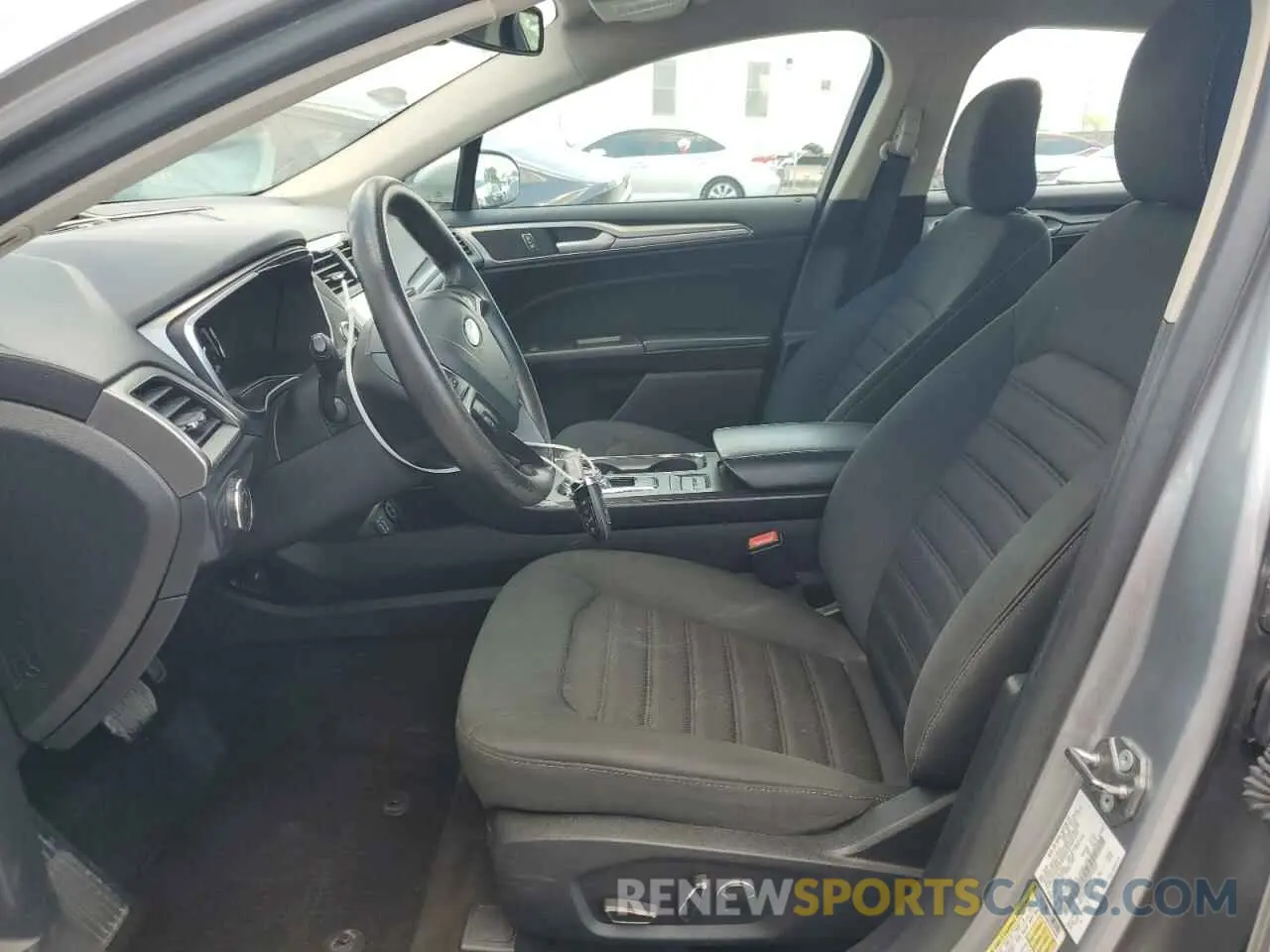 7 Photograph of a damaged car 3FA6P0HD2LR218562 FORD FUSION 2020