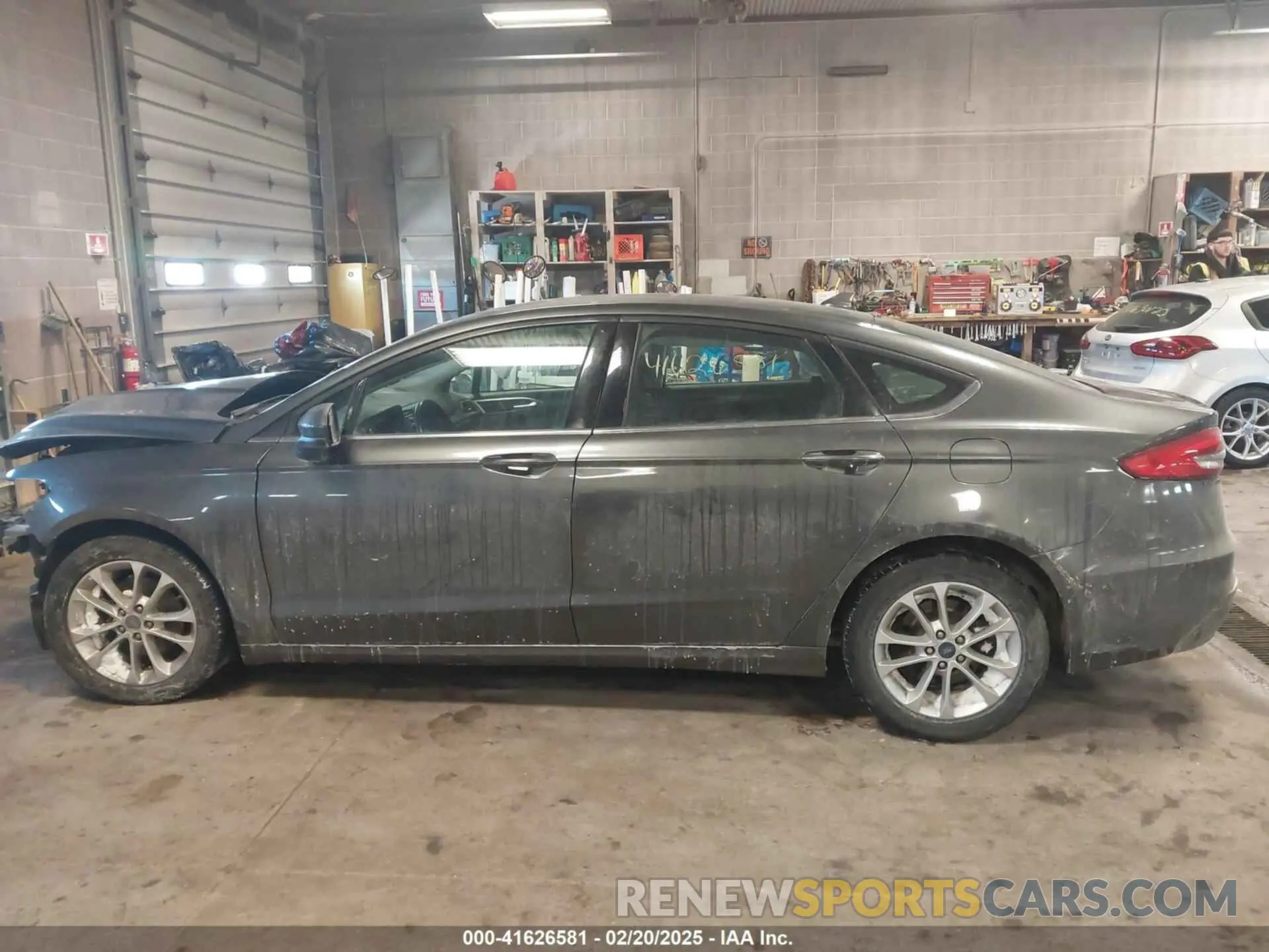14 Photograph of a damaged car 3FA6P0HD2LR220215 FORD FUSION 2020