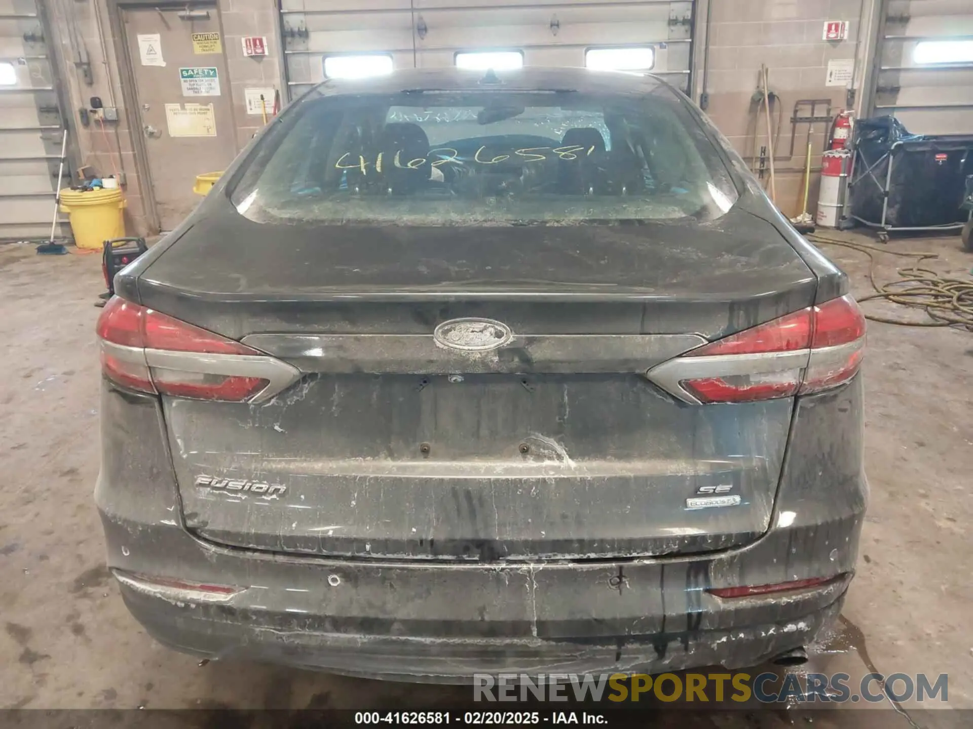 16 Photograph of a damaged car 3FA6P0HD2LR220215 FORD FUSION 2020