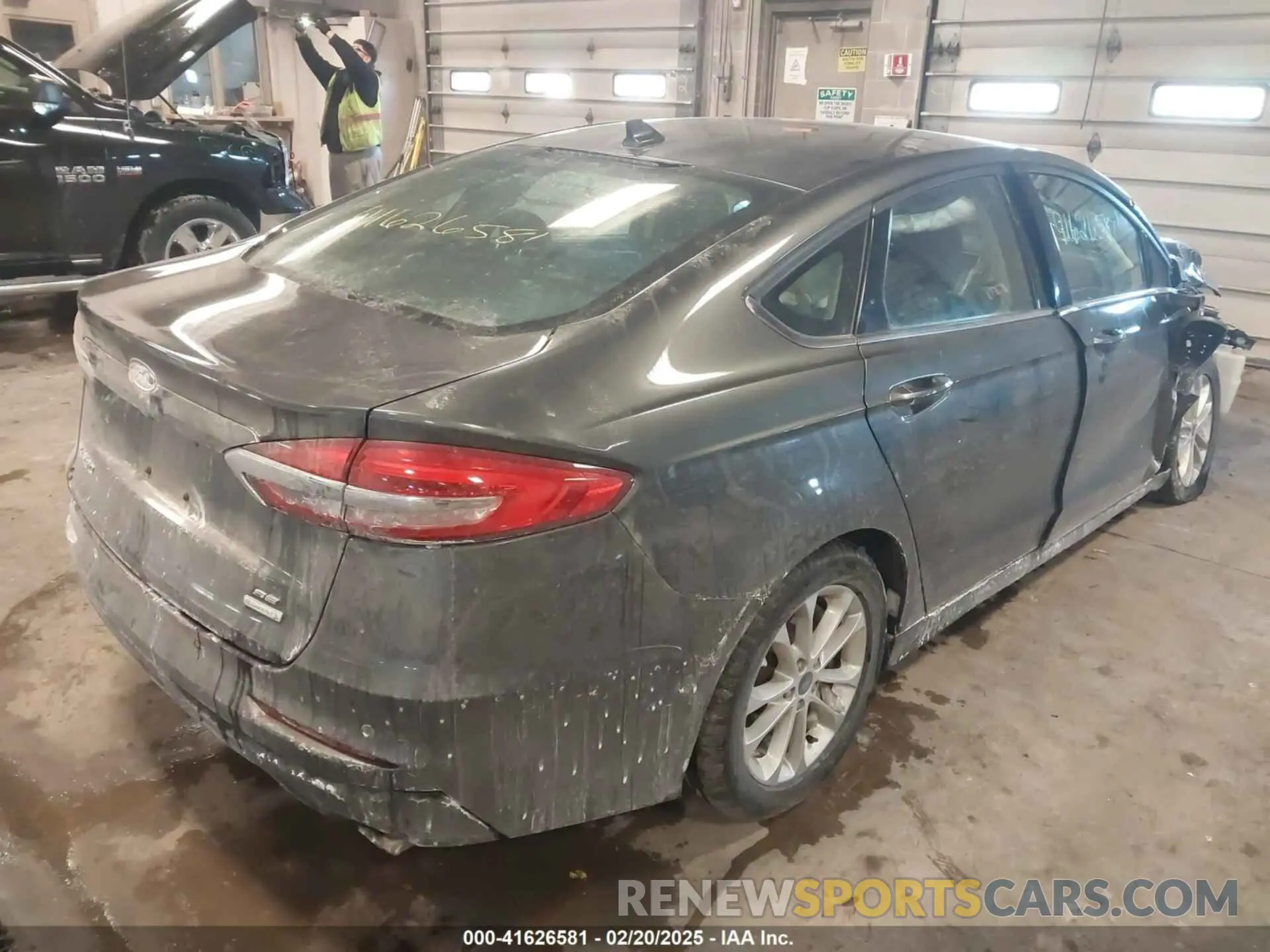 4 Photograph of a damaged car 3FA6P0HD2LR220215 FORD FUSION 2020