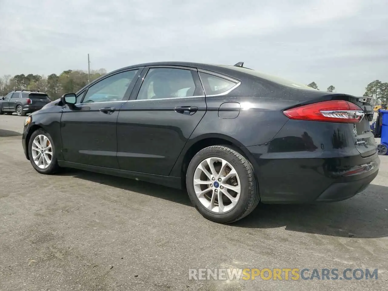 2 Photograph of a damaged car 3FA6P0HD2LR253926 FORD FUSION 2020