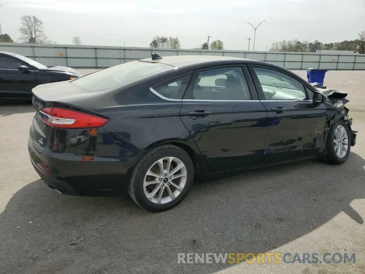 3 Photograph of a damaged car 3FA6P0HD2LR253926 FORD FUSION 2020