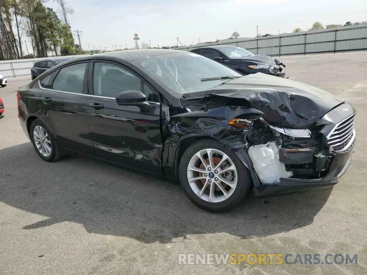 4 Photograph of a damaged car 3FA6P0HD2LR253926 FORD FUSION 2020