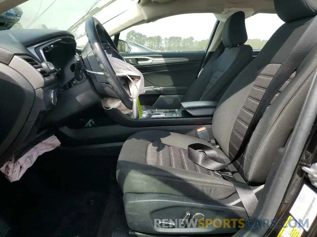 7 Photograph of a damaged car 3FA6P0HD2LR253926 FORD FUSION 2020