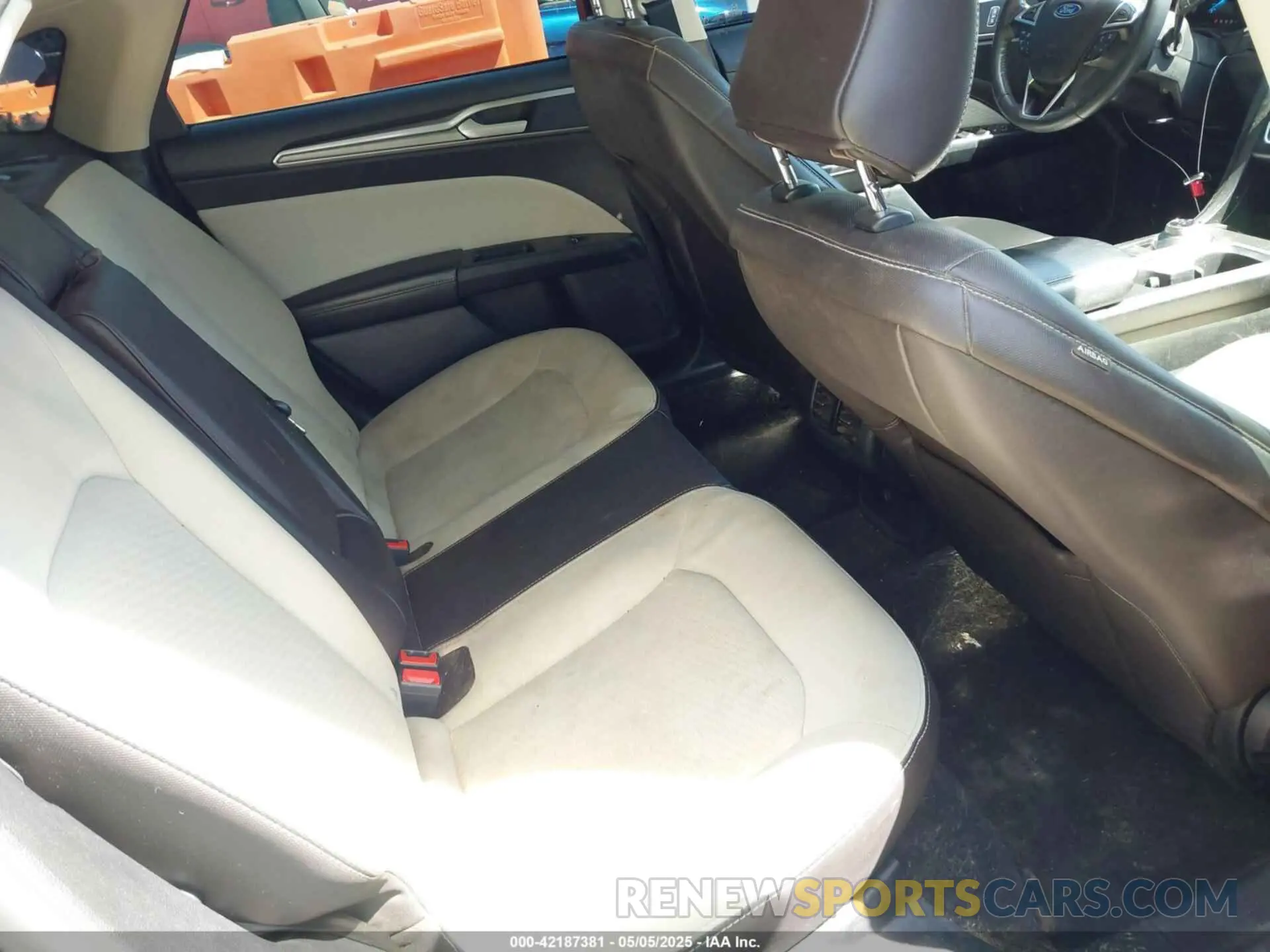 8 Photograph of a damaged car 3FA6P0HD2LR256809 FORD FUSION 2020