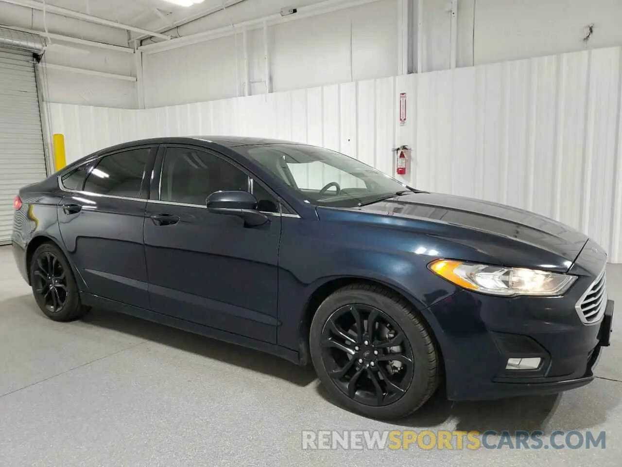 4 Photograph of a damaged car 3FA6P0HD2LR260276 FORD FUSION 2020