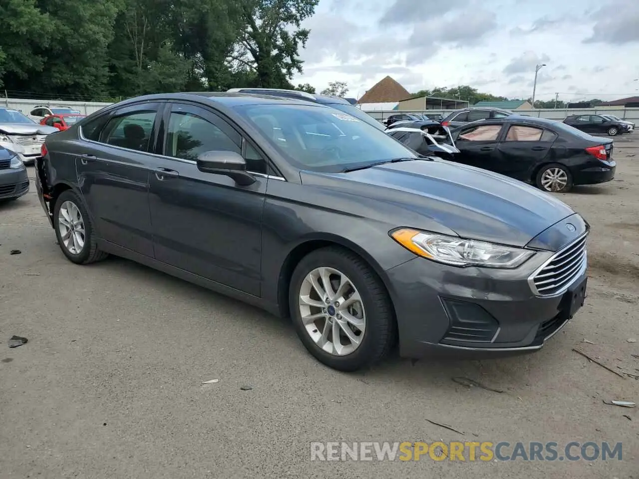 4 Photograph of a damaged car 3FA6P0HD3LR102335 FORD FUSION 2020