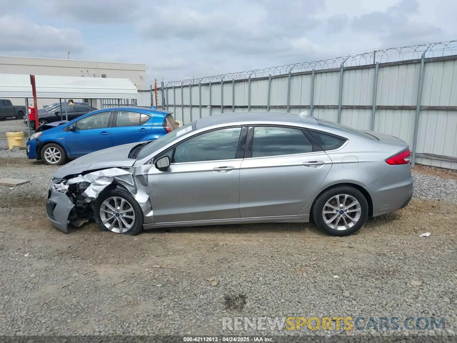 14 Photograph of a damaged car 3FA6P0HD3LR103307 FORD FUSION 2020