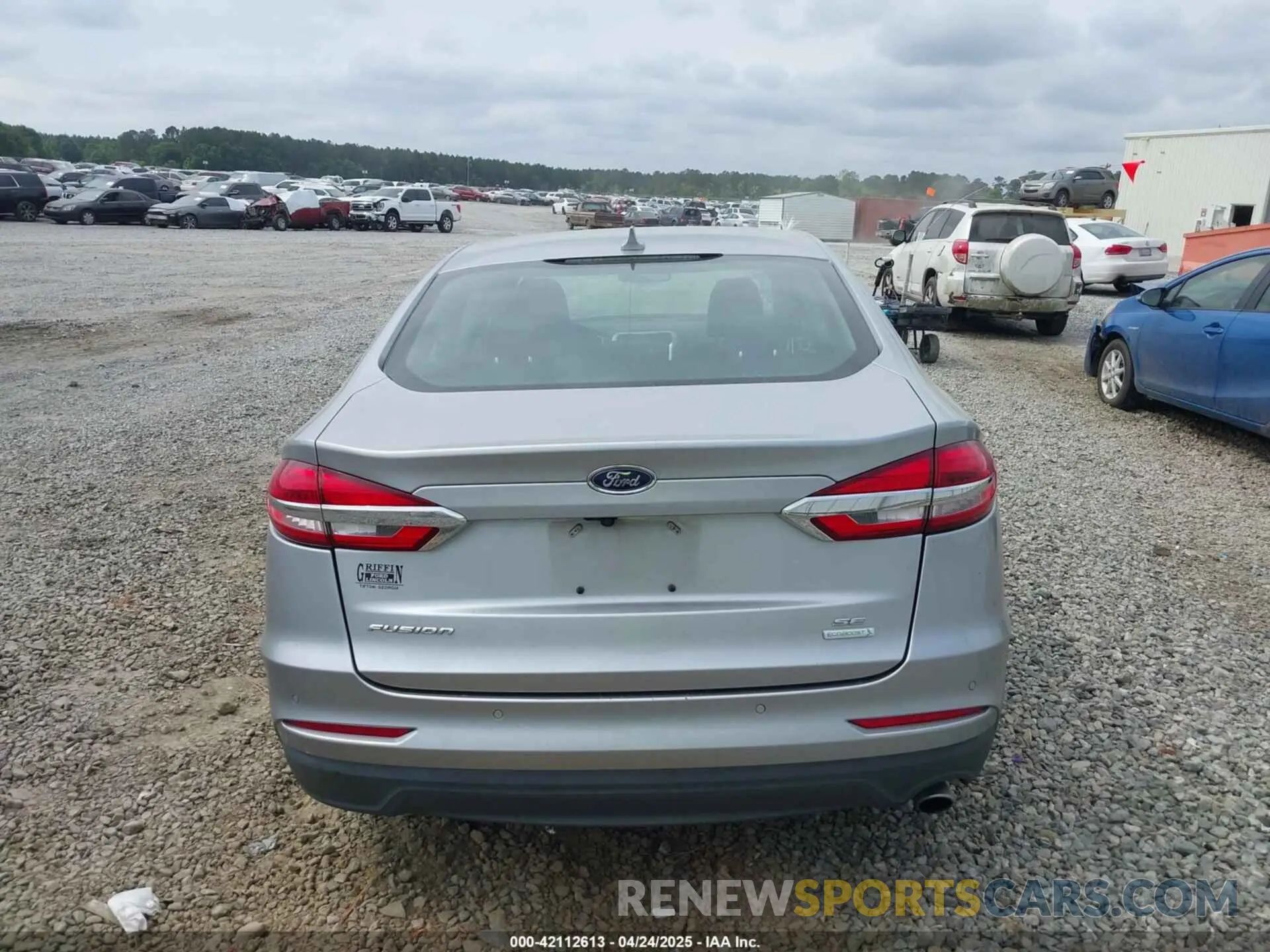 16 Photograph of a damaged car 3FA6P0HD3LR103307 FORD FUSION 2020
