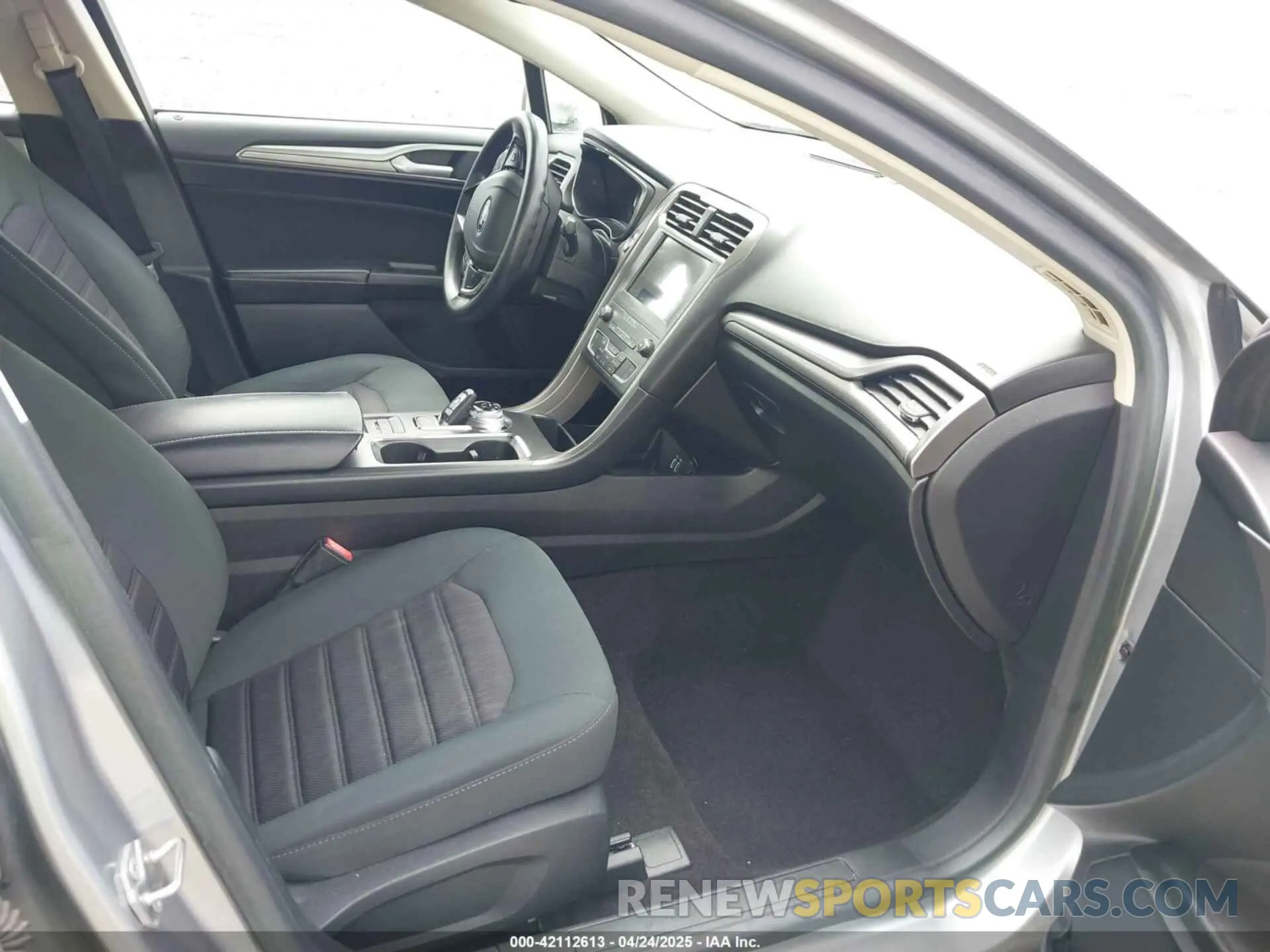 5 Photograph of a damaged car 3FA6P0HD3LR103307 FORD FUSION 2020