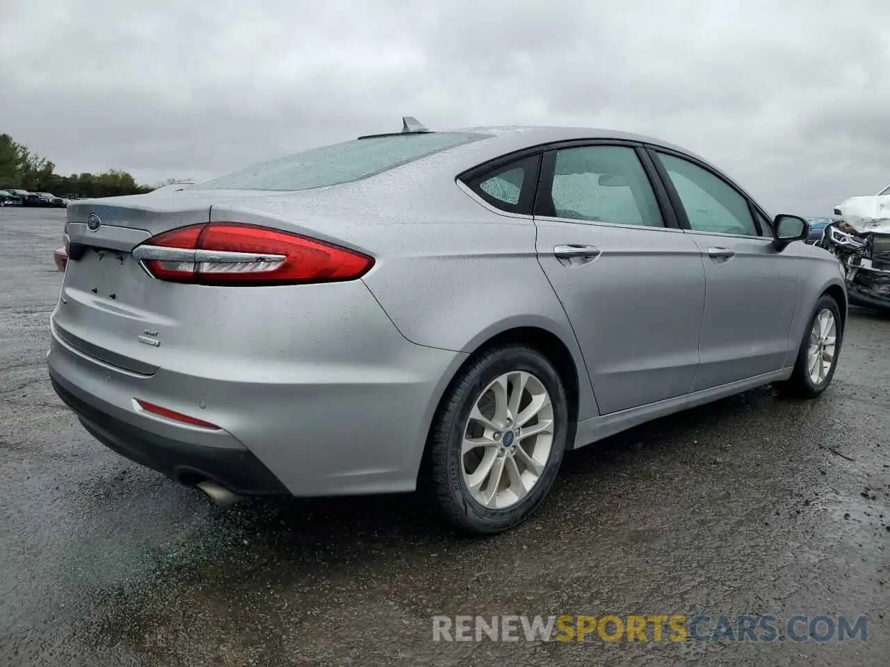 3 Photograph of a damaged car 3FA6P0HD3LR142902 FORD FUSION 2020