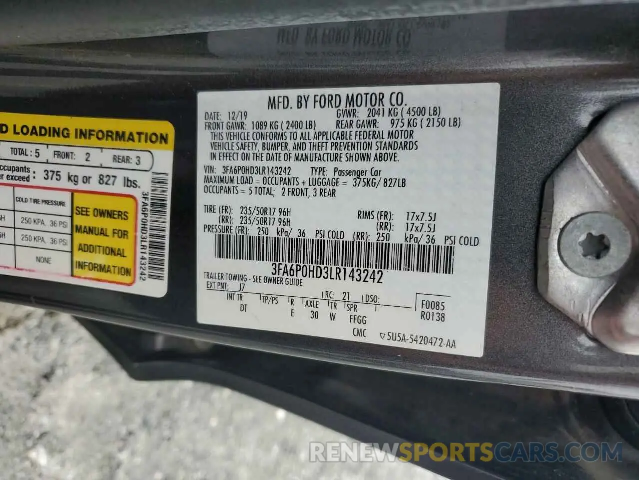 13 Photograph of a damaged car 3FA6P0HD3LR143242 FORD FUSION 2020