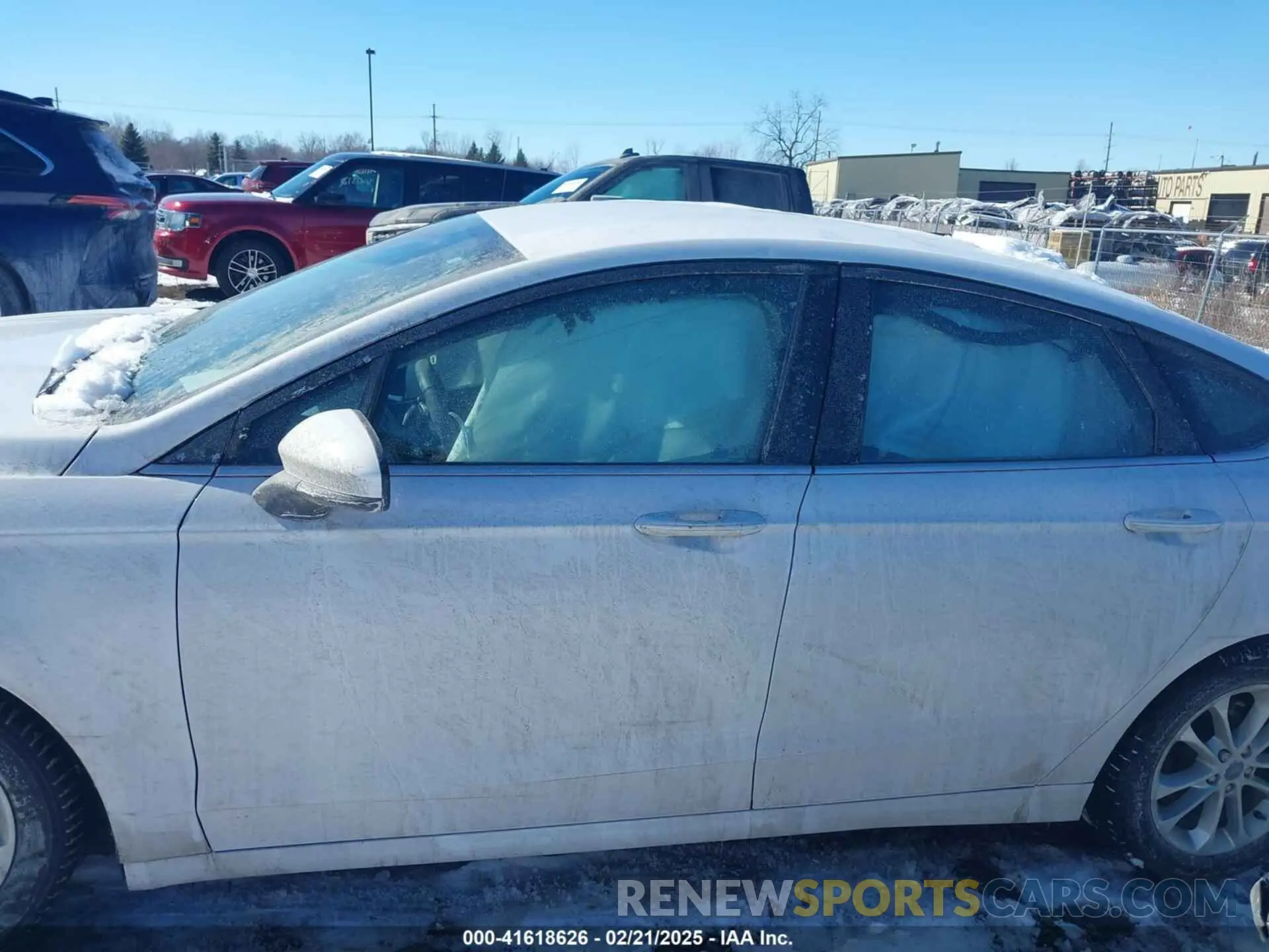 14 Photograph of a damaged car 3FA6P0HD3LR146853 FORD FUSION 2020