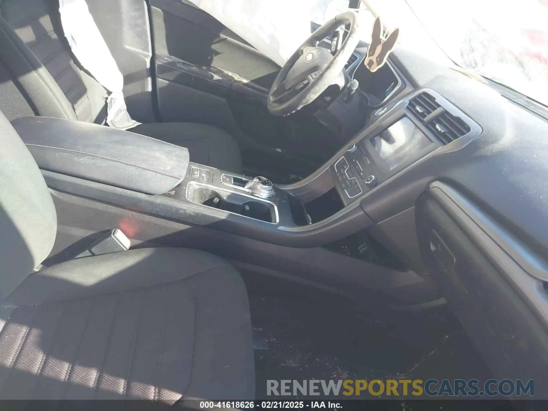 5 Photograph of a damaged car 3FA6P0HD3LR146853 FORD FUSION 2020