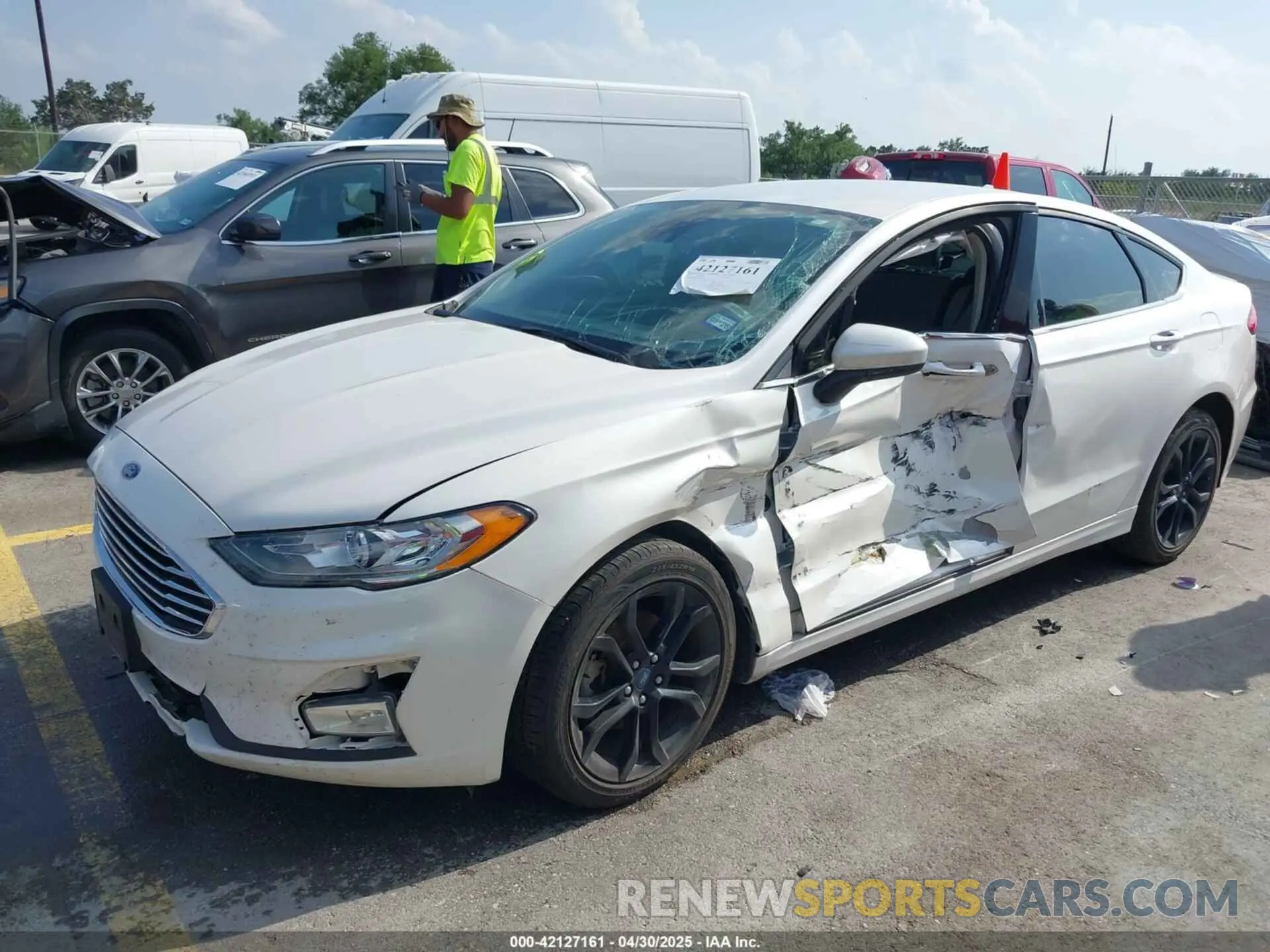 2 Photograph of a damaged car 3FA6P0HD3LR161093 FORD FUSION 2020