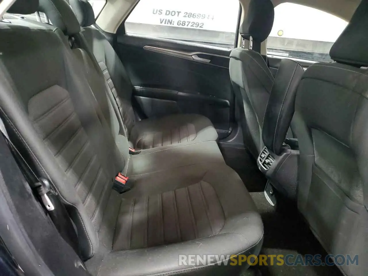 10 Photograph of a damaged car 3FA6P0HD3LR163135 FORD FUSION 2020