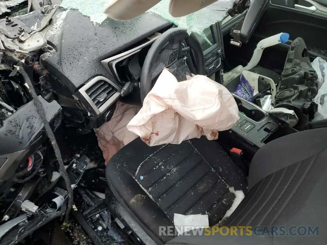 8 Photograph of a damaged car 3FA6P0HD3LR166861 FORD FUSION 2020
