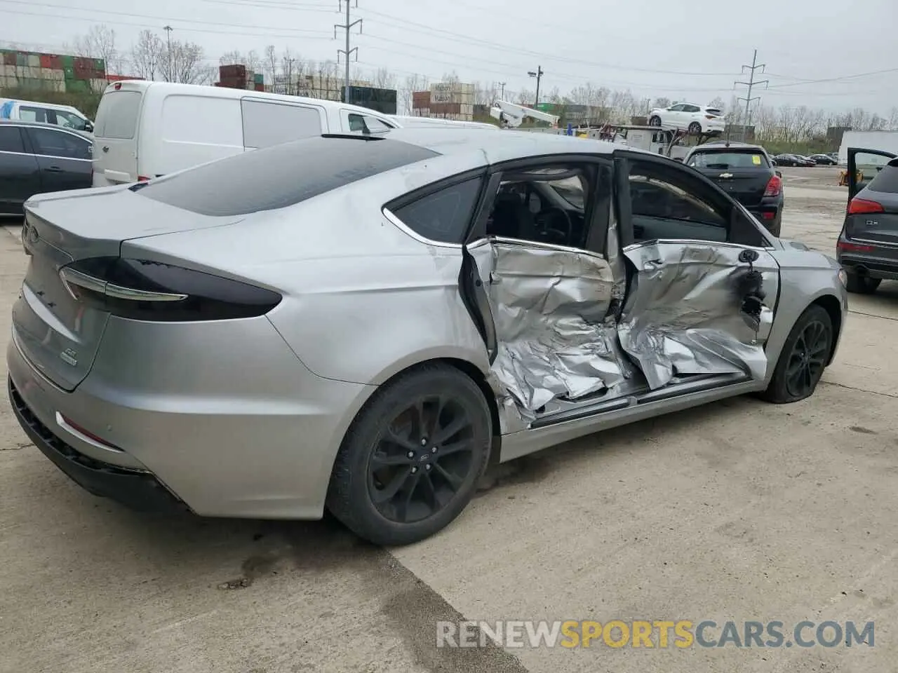 3 Photograph of a damaged car 3FA6P0HD3LR180422 FORD FUSION 2020