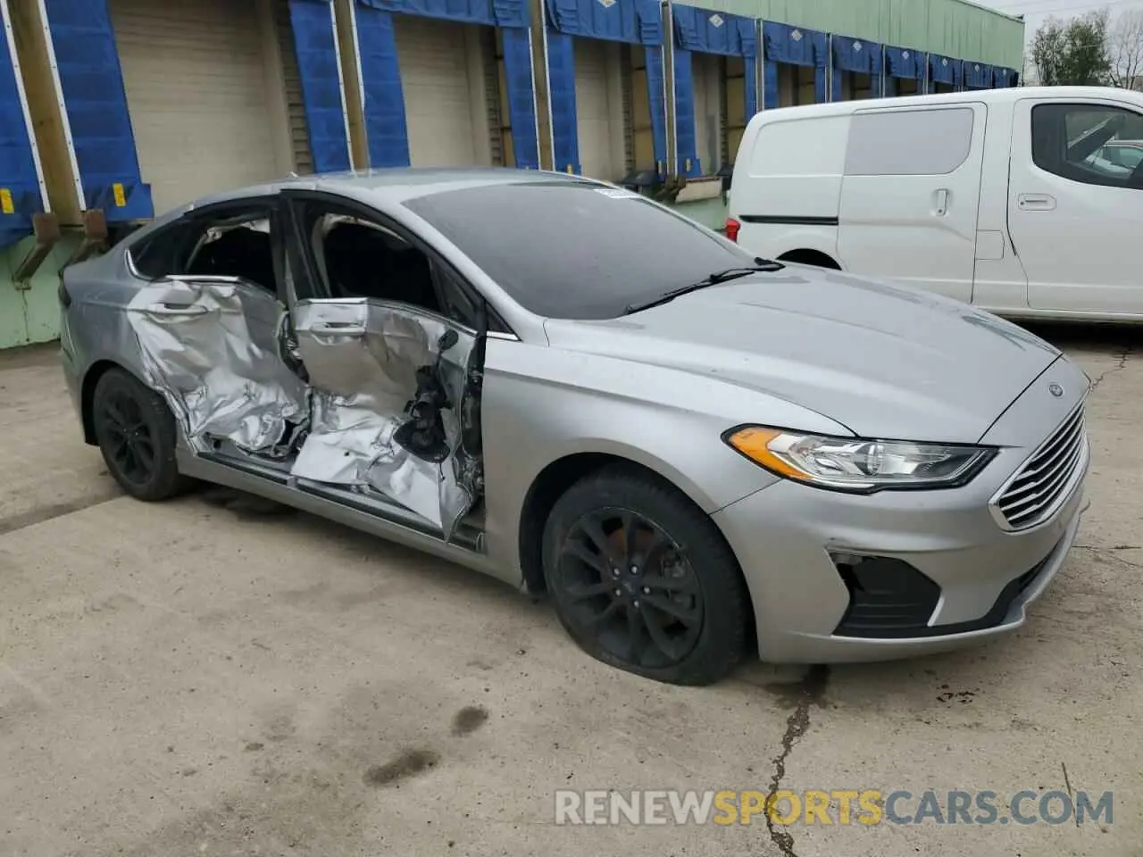 4 Photograph of a damaged car 3FA6P0HD3LR180422 FORD FUSION 2020