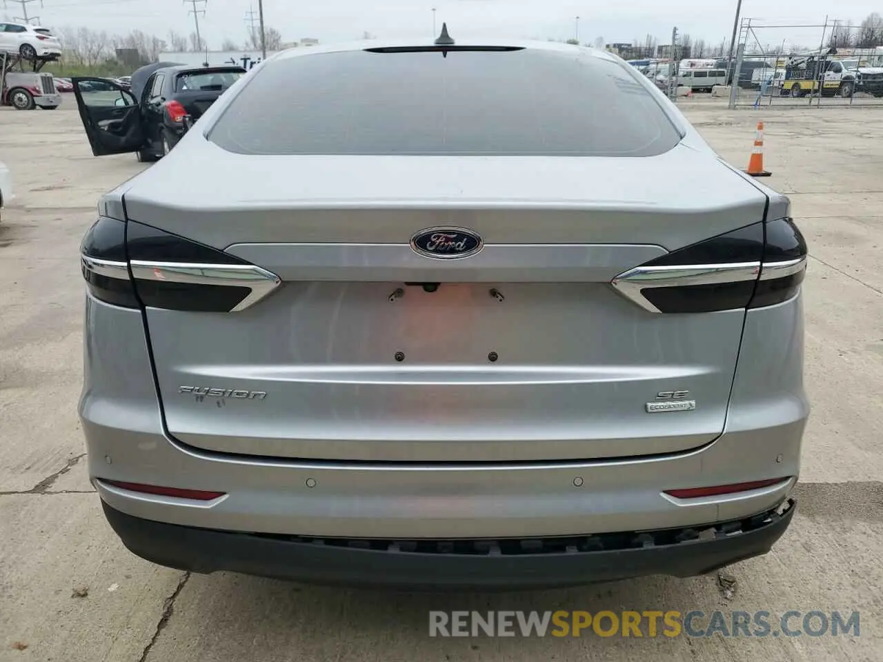 6 Photograph of a damaged car 3FA6P0HD3LR180422 FORD FUSION 2020
