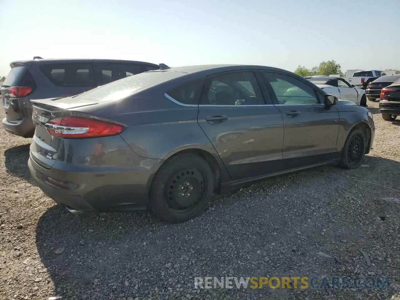 3 Photograph of a damaged car 3FA6P0HD3LR229733 FORD FUSION 2020