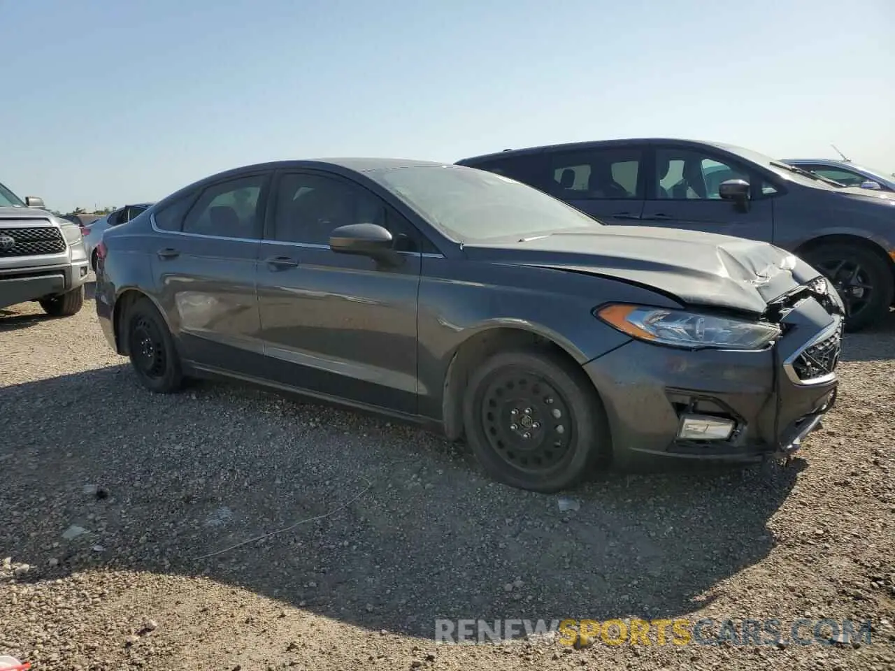 4 Photograph of a damaged car 3FA6P0HD3LR229733 FORD FUSION 2020