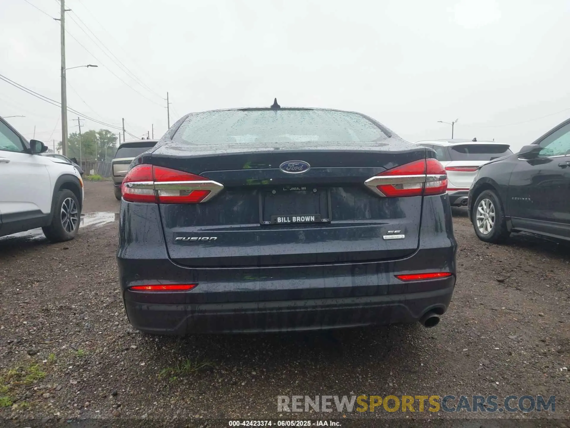 16 Photograph of a damaged car 3FA6P0HD3LR232406 FORD FUSION 2020