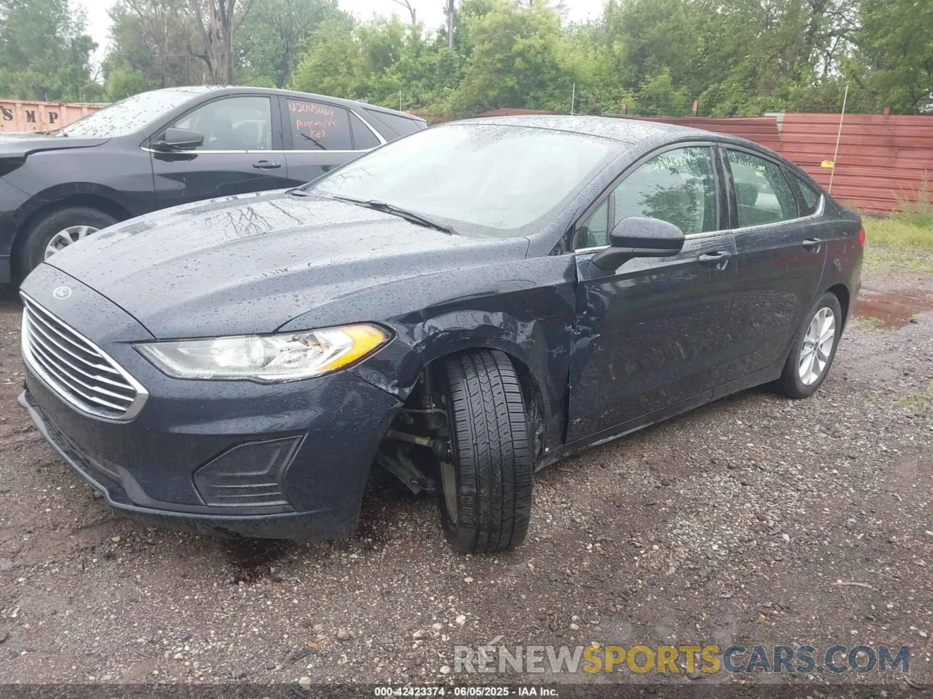 2 Photograph of a damaged car 3FA6P0HD3LR232406 FORD FUSION 2020
