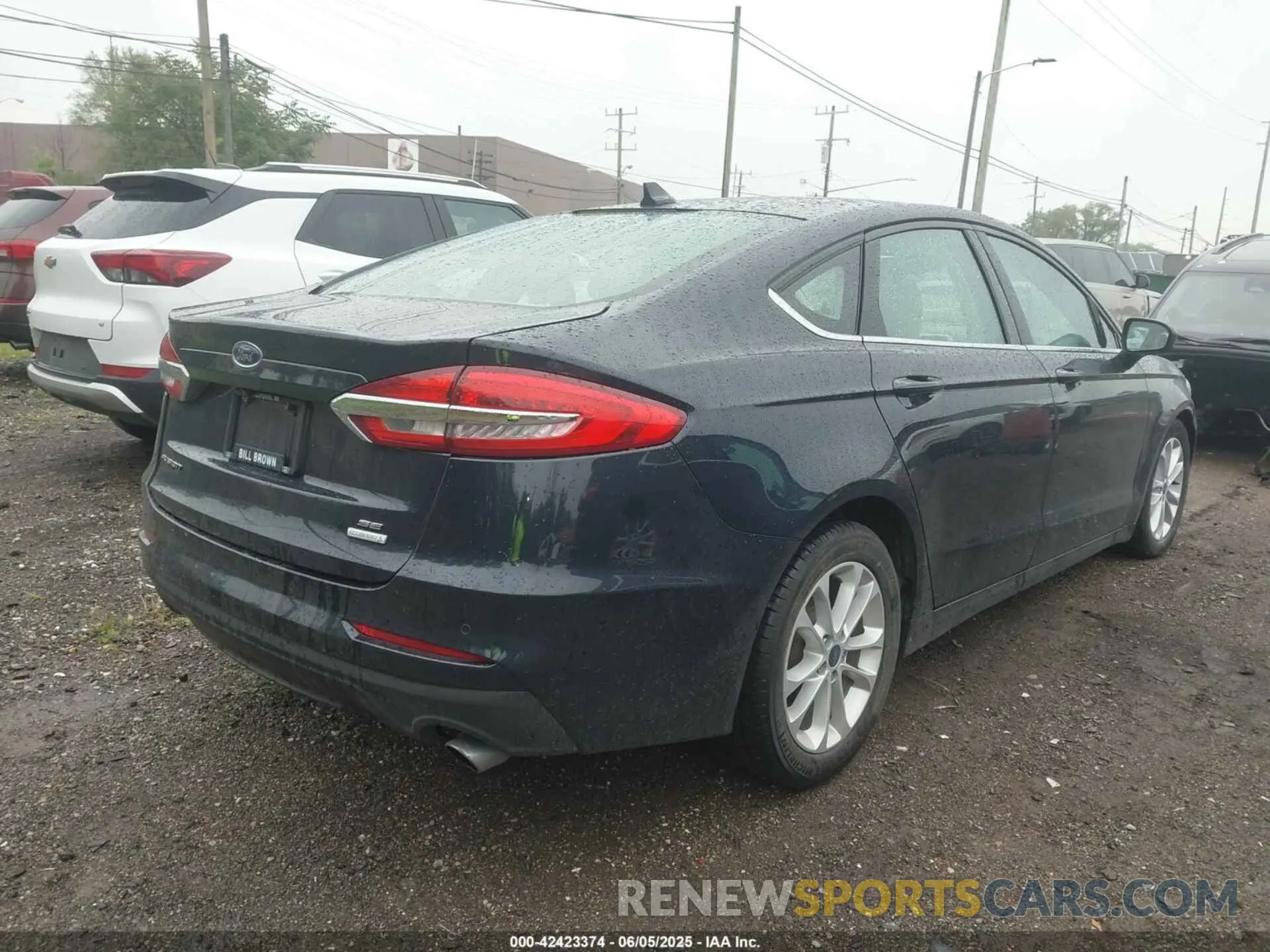 4 Photograph of a damaged car 3FA6P0HD3LR232406 FORD FUSION 2020