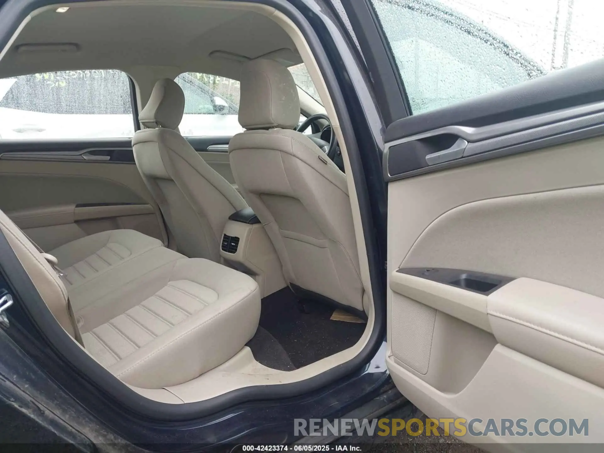 8 Photograph of a damaged car 3FA6P0HD3LR232406 FORD FUSION 2020