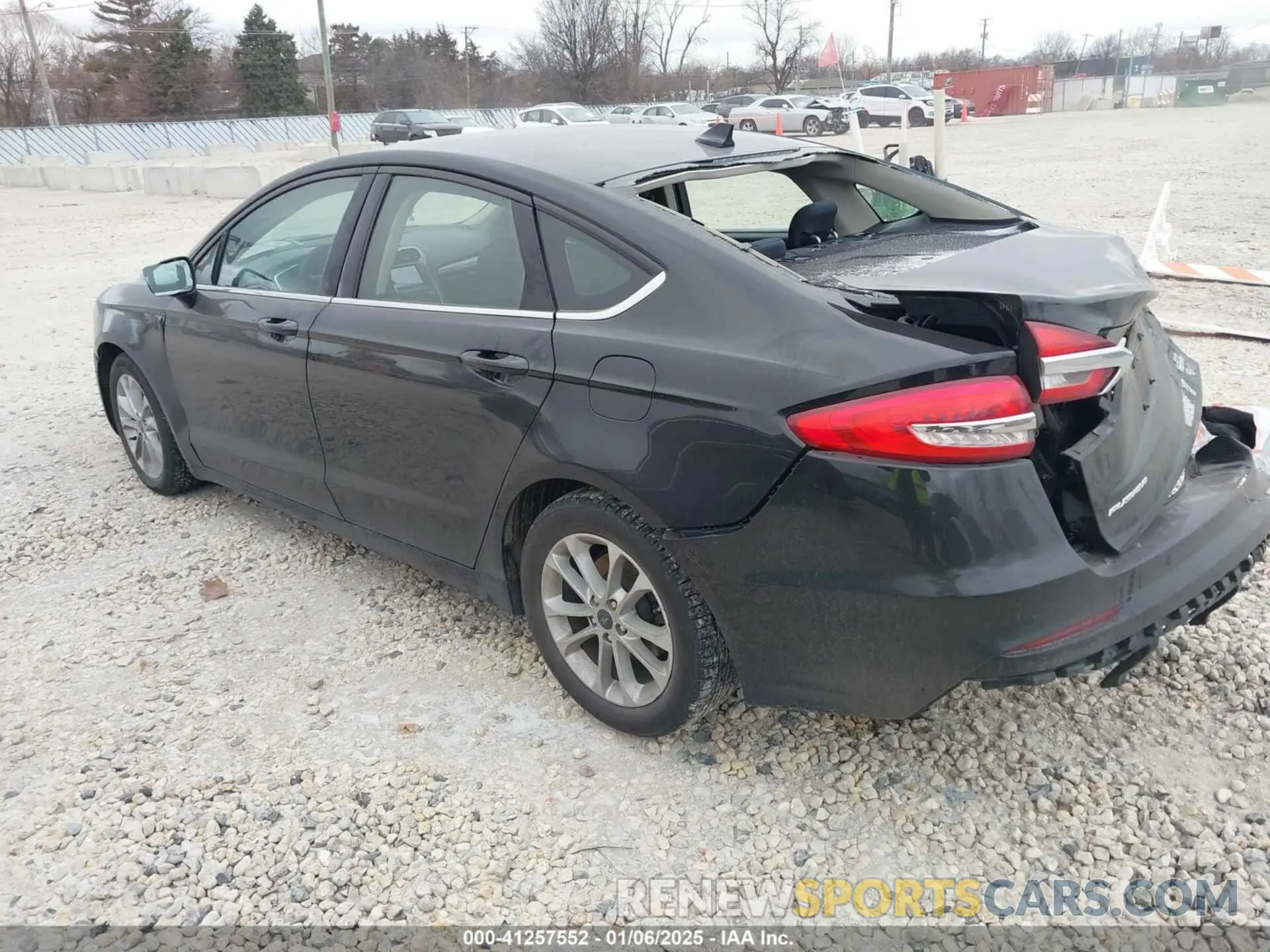 3 Photograph of a damaged car 3FA6P0HD3LR232812 FORD FUSION 2020