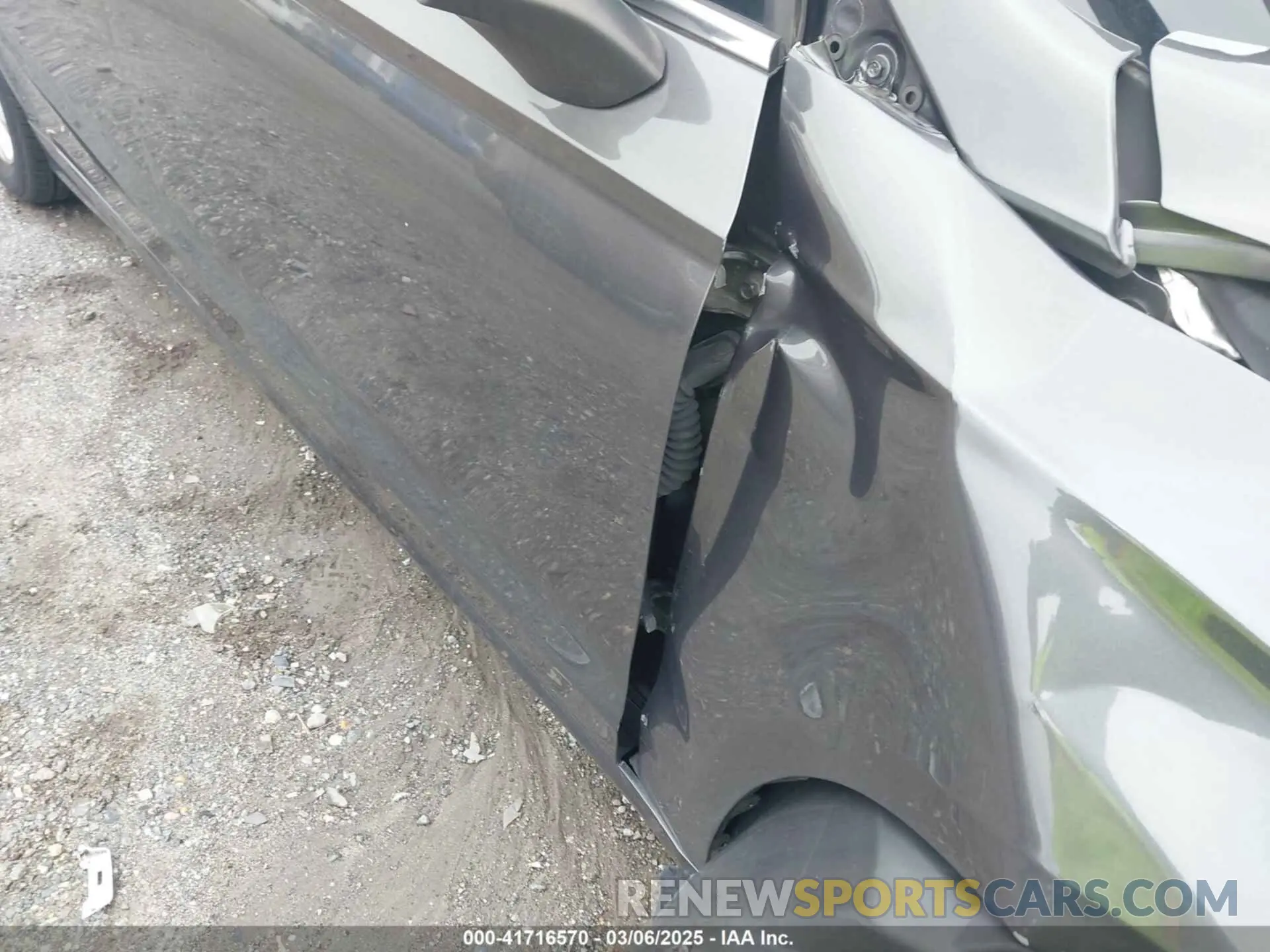 19 Photograph of a damaged car 3FA6P0HD3LR233913 FORD FUSION 2020